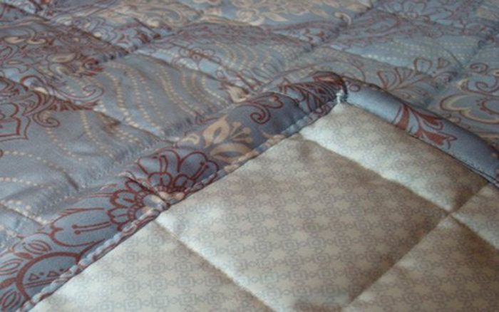 Как сшить покрывало на кровать: виды изделий, тканей, советы, инструкции