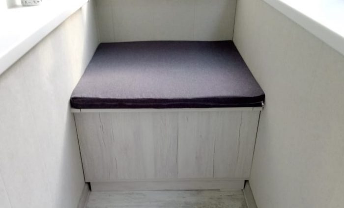 Диван на балкон с ящиком для хранения: функциональная мебель сундук