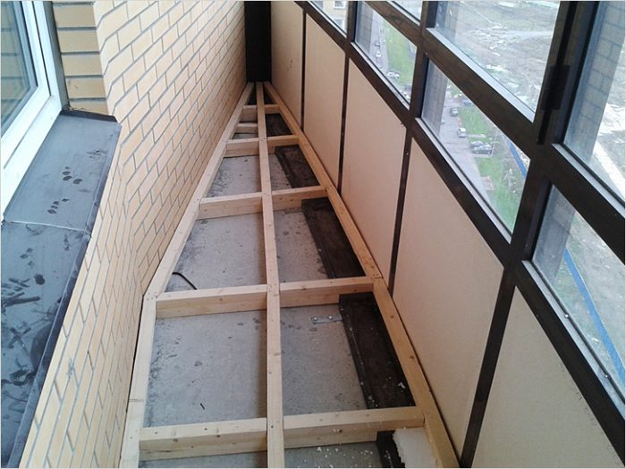 Как и из какого материала сделать шкаф на балконе своими руками?