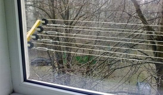 Бельевые веревки на балкон или сушилка: «атавизм» или удобная альтернатива?