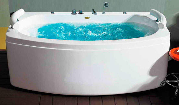 Акриловая или чугунная ванна: большая надежность или максимальный комфорт?
