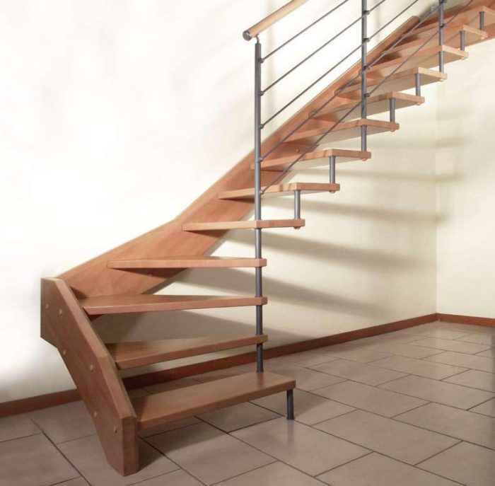 Простая металлическая лестница с площадкой: как сделать ее своими руками