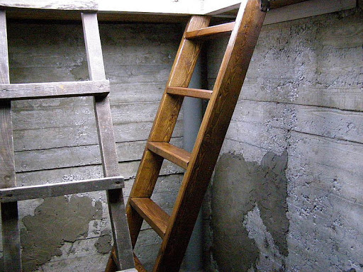 Приставные лестницы своими руками: деревянные или металлические изделия