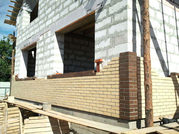 Какие стройматериалы нужны для постройки дома: стены и их «коллеги»