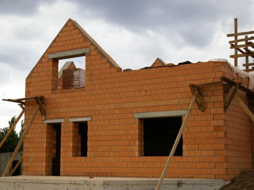 Какие стройматериалы нужны для постройки дома: стены и их «коллеги»