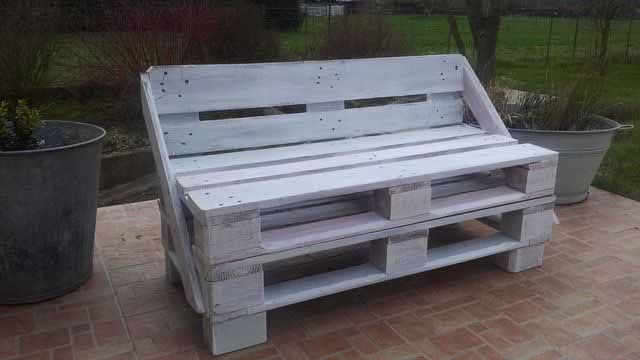 Как сделать скамейку: разные варианты удобных и простых конструкций