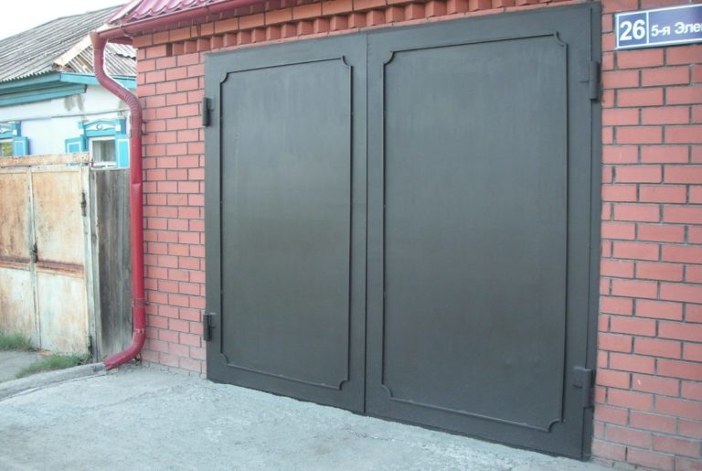 Как правильно приварить петли на гаражные ворота: нюансы этапа